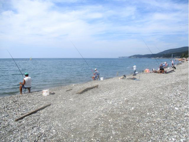 рыбалка на черном море с берега на спиннинг