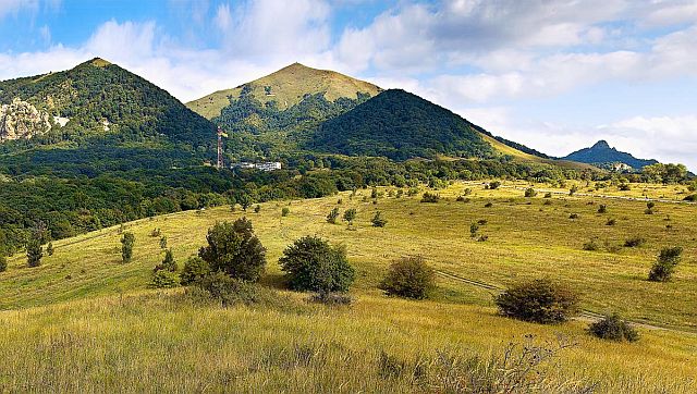 Панорама гор Пятигорья, гора Медовая последняя