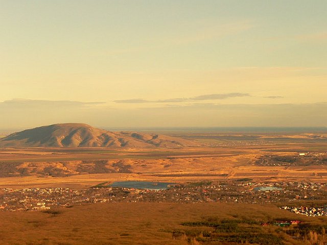 Панорама на гору Лысую и Лысогорские озера.