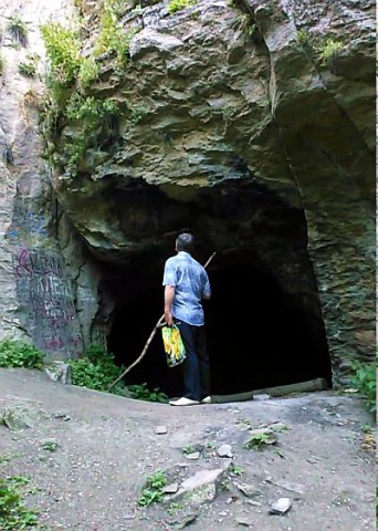Пещера первобытного человека в Железноводске.