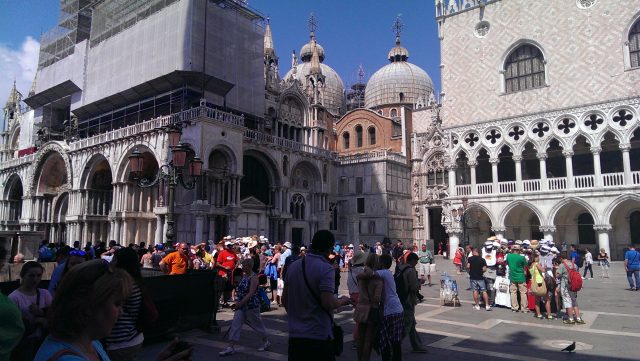 Собор св Марка в Венеции фото – справа вход в Дворец Дожей