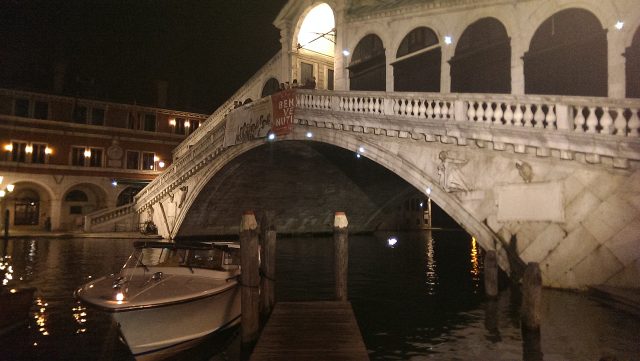 Достопримечательности Венеции, мост Риальто фото